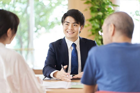 内装カラーの自由で探す