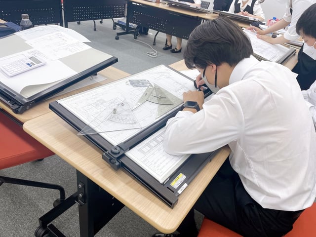 実務経験を積みながら学べる自由住宅グループ
