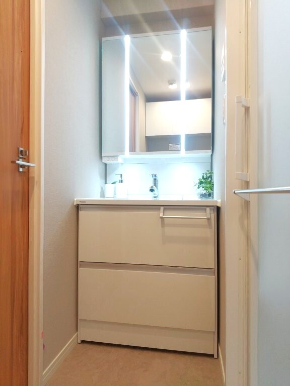 0a2488b7c7b45a7e2a55902a2ef39664