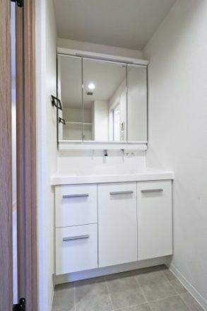 30160_573384_14_440_440