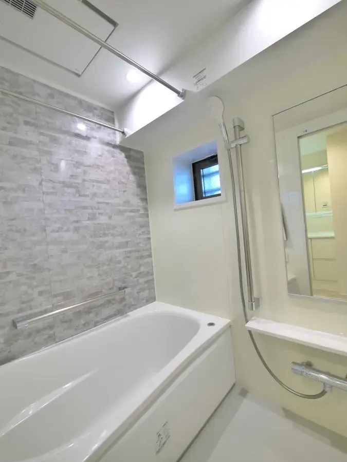 378052364_pcViewLargerHeight