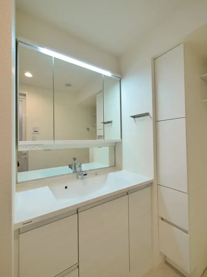 378052365_pcViewLargerHeight