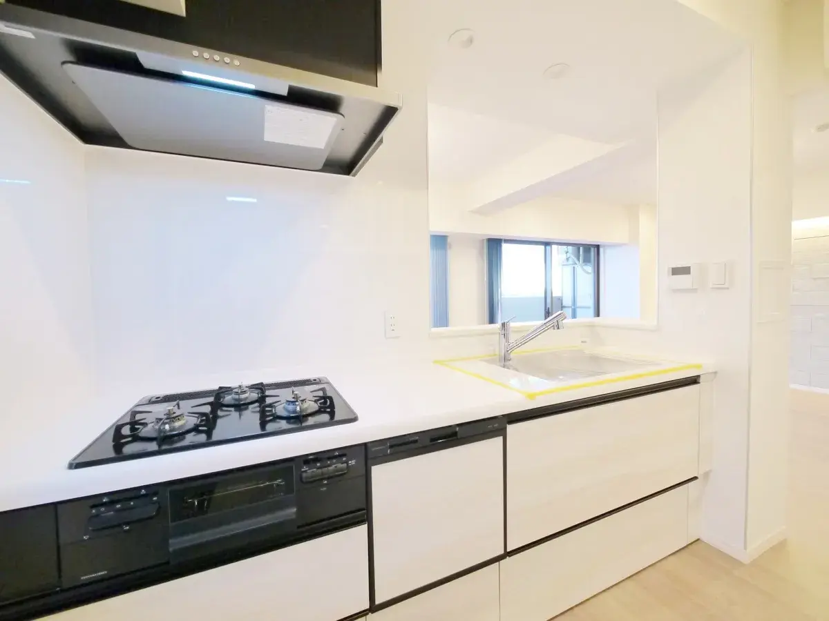 378052368_pcViewLargerHeight