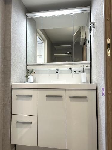 N269610000_img_11286713914735110689