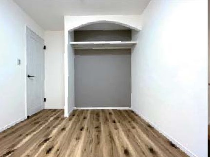 アーチ型の下がり壁のある居室の施工例